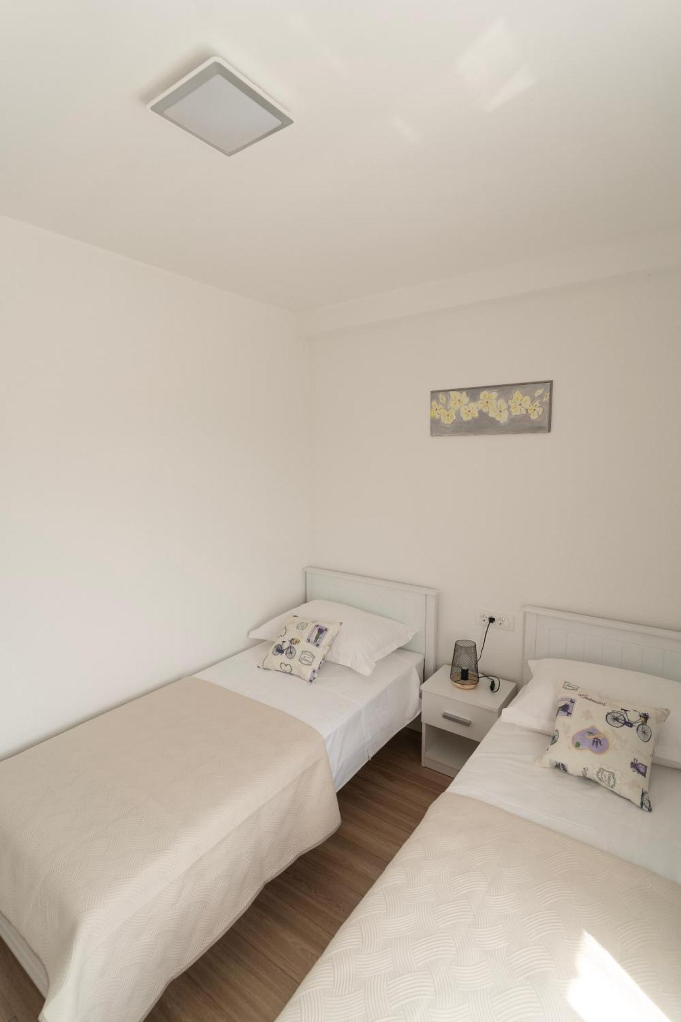 Pave&Ema Apartman Konjevrate Buitenkant foto
