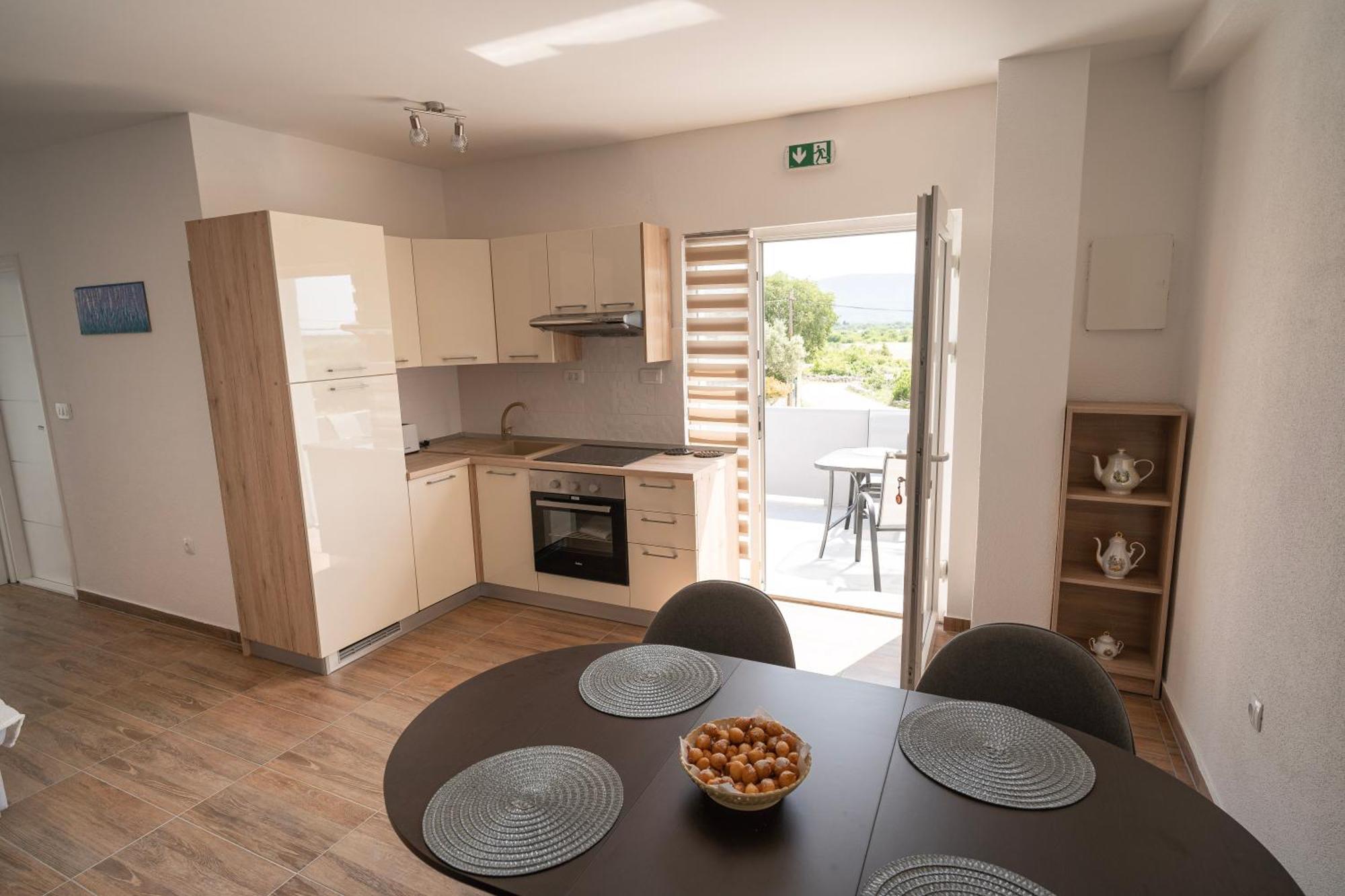 Pave&Ema Apartman Konjevrate Buitenkant foto